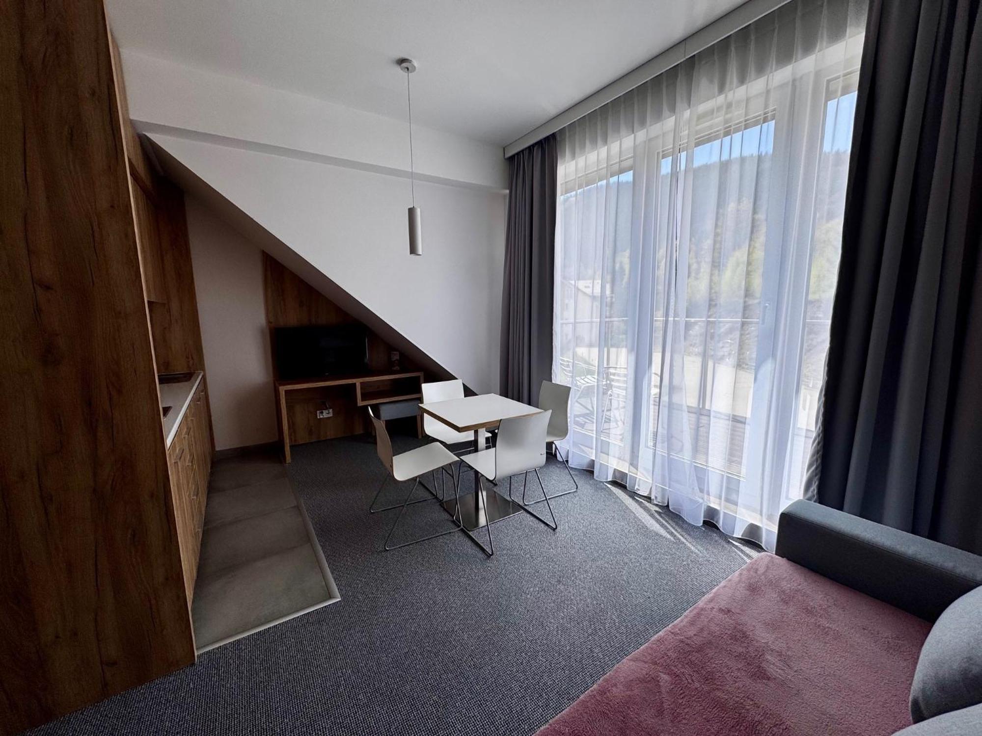 Sw Apartamenty Czarna Gora Сєнна Екстер'єр фото