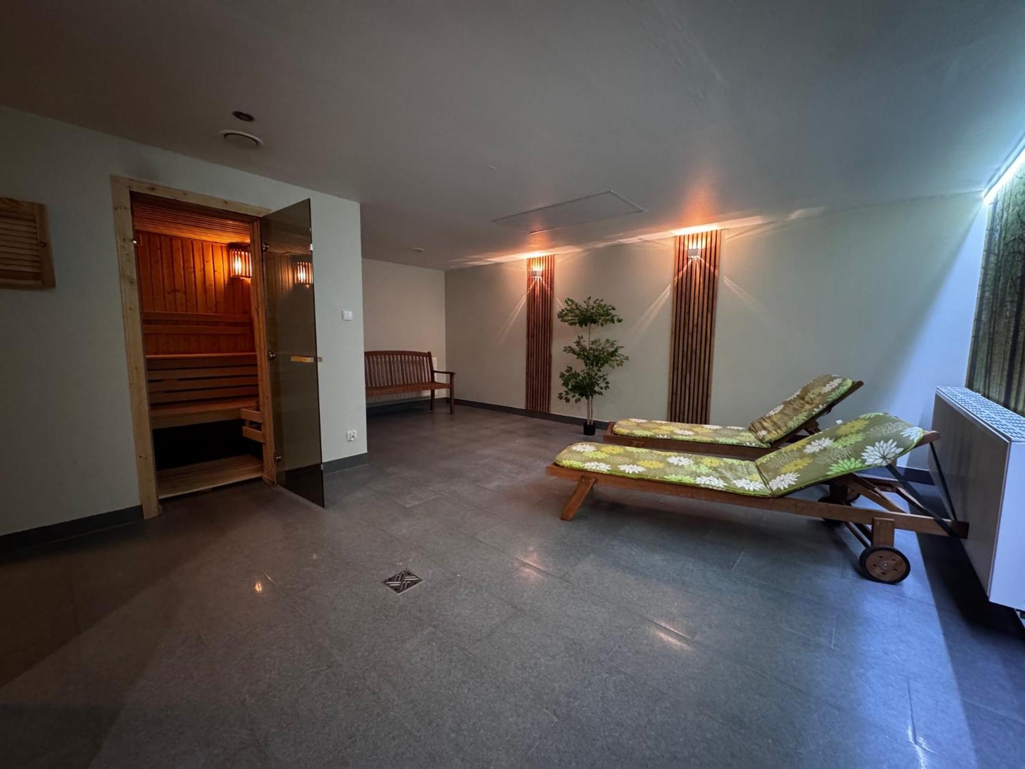 Sw Apartamenty Czarna Gora Сєнна Екстер'єр фото